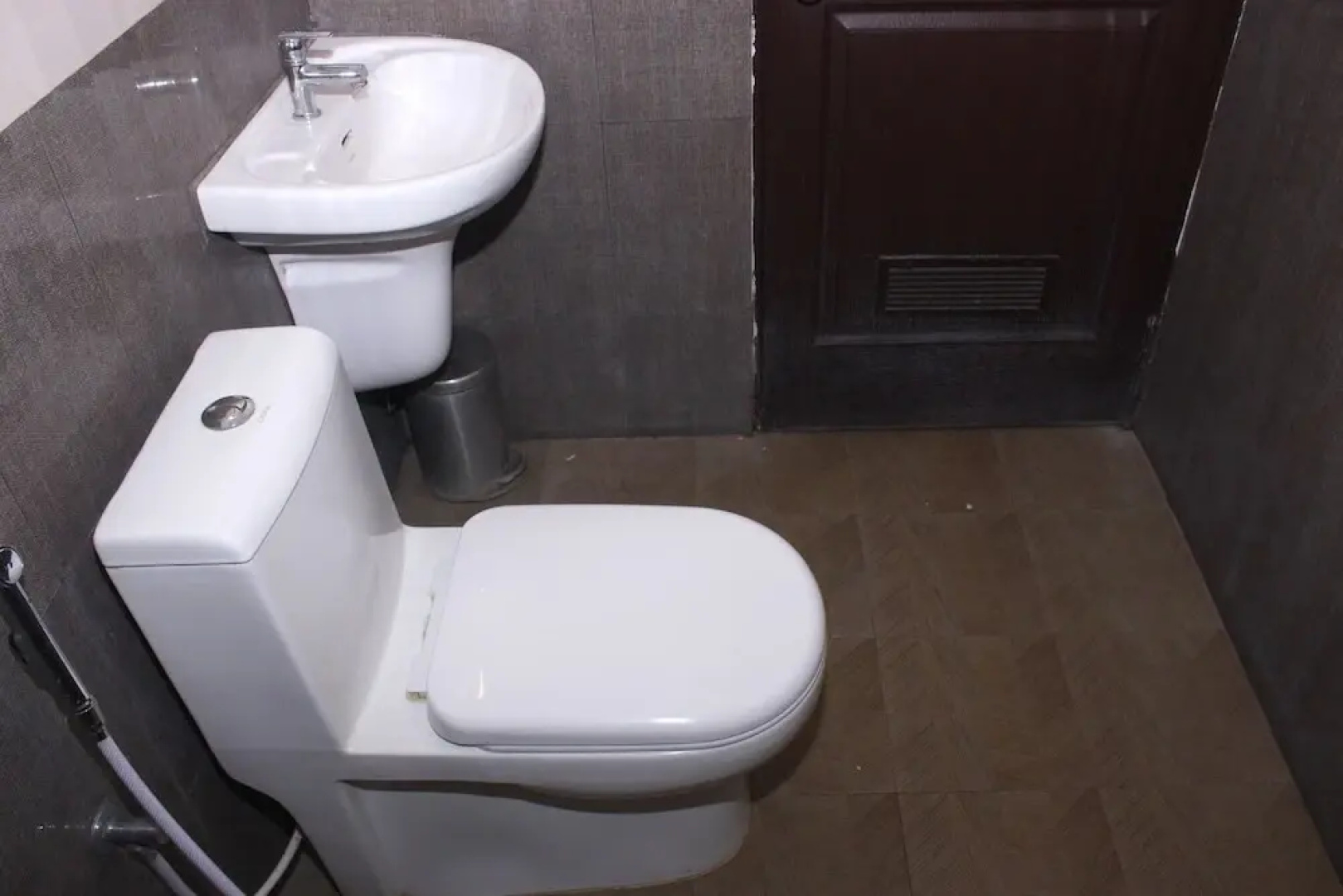 Kallarackal Residency by OYO Rooms