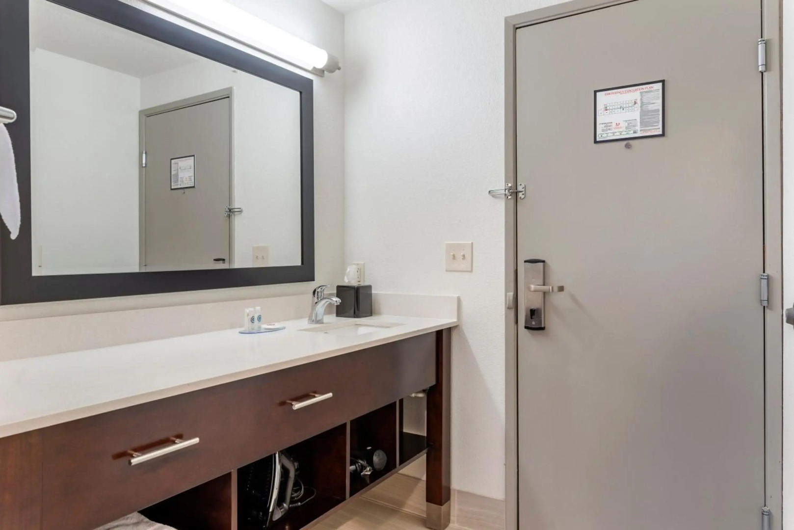 Comfort Inn & Suites Tigard near Washington Square