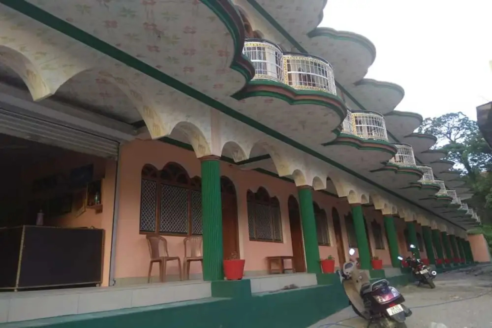 Hotel Him Ganga by Raatri