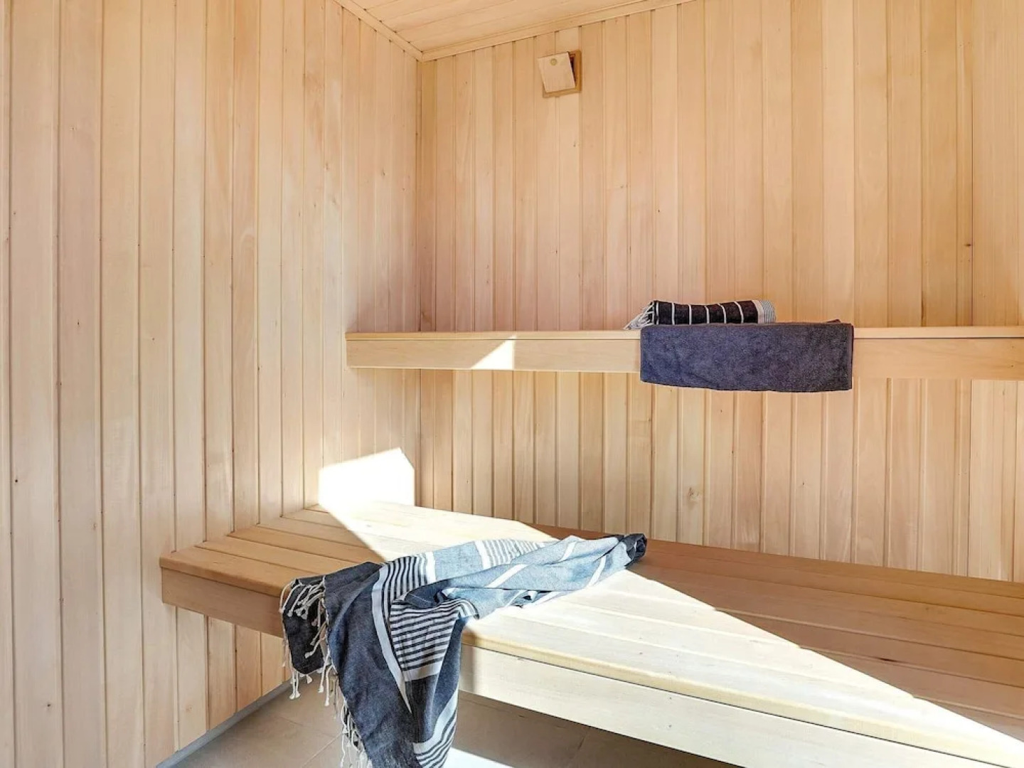 Spacious Retreat Near Beach - By Traum Ferienwohnungen