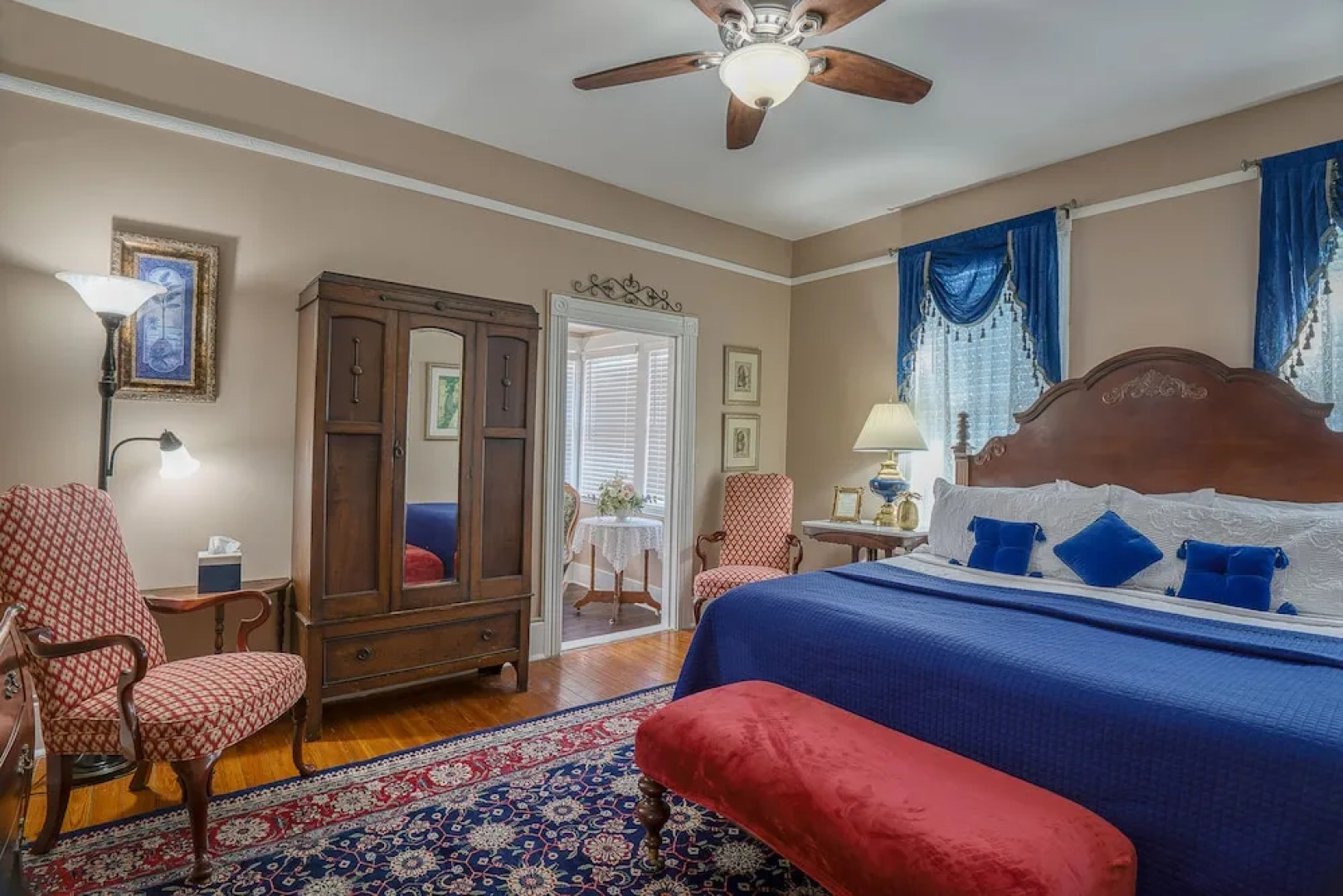 Victorian House Bed & Breakfast