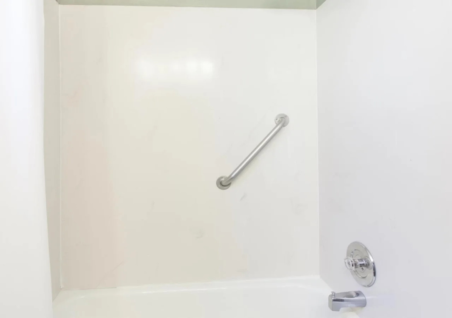 Travelodge by Wyndham Everett City Center