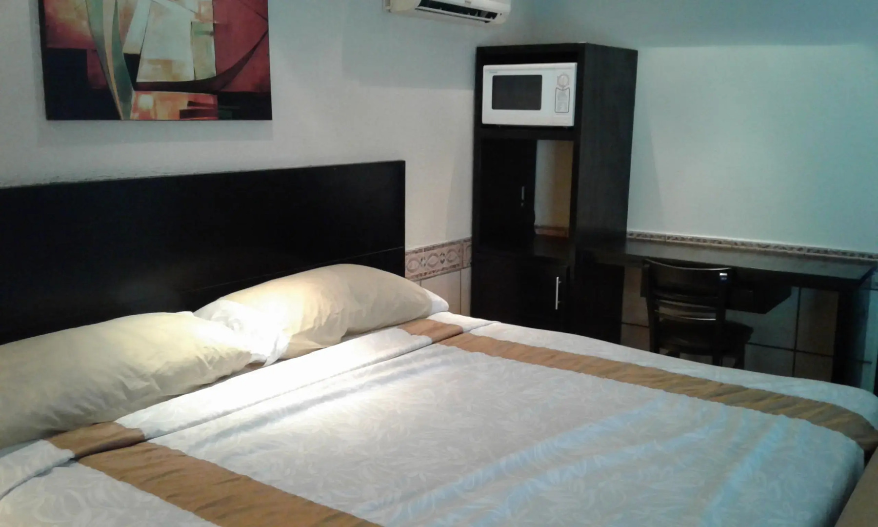 Hotel Mirage Express