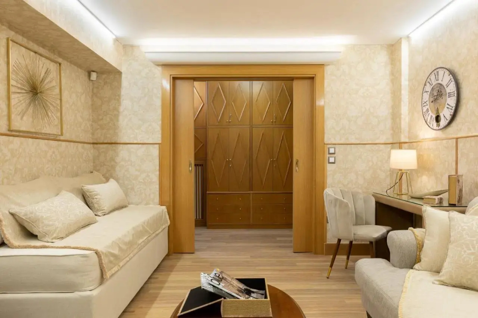 Vouliagmeni's Elegance by Acropolis Suites