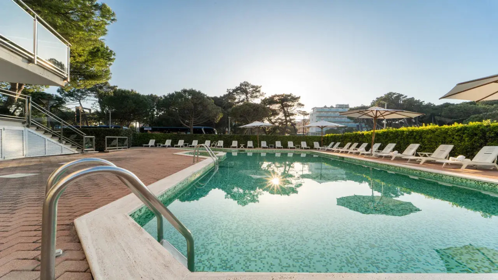 Hotel Embassy & Boston