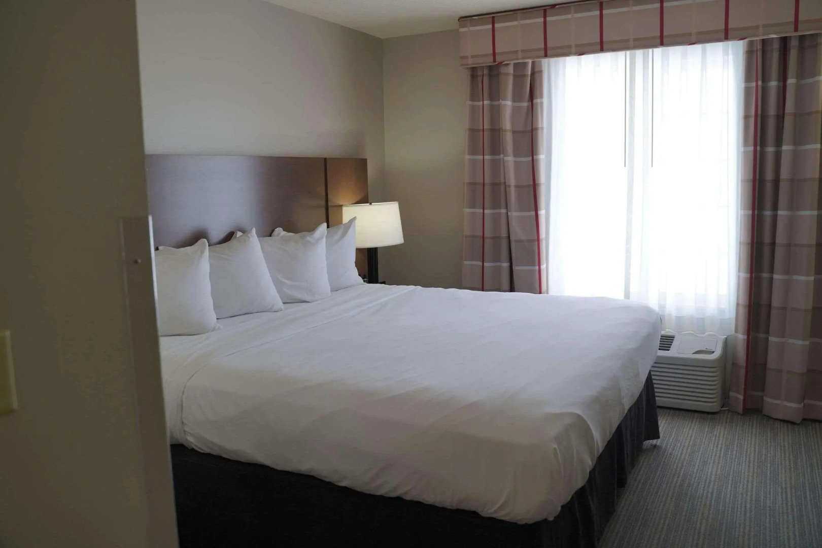 Country Inn & Suites by Radisson, Watertown, SD