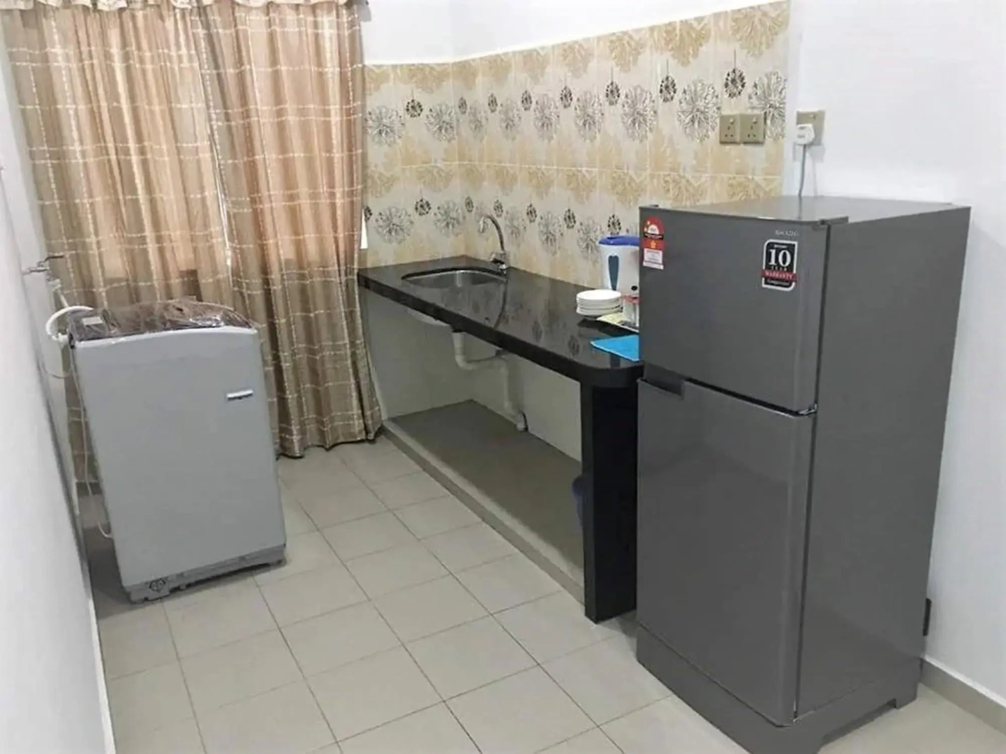 Adina Drive In Motel