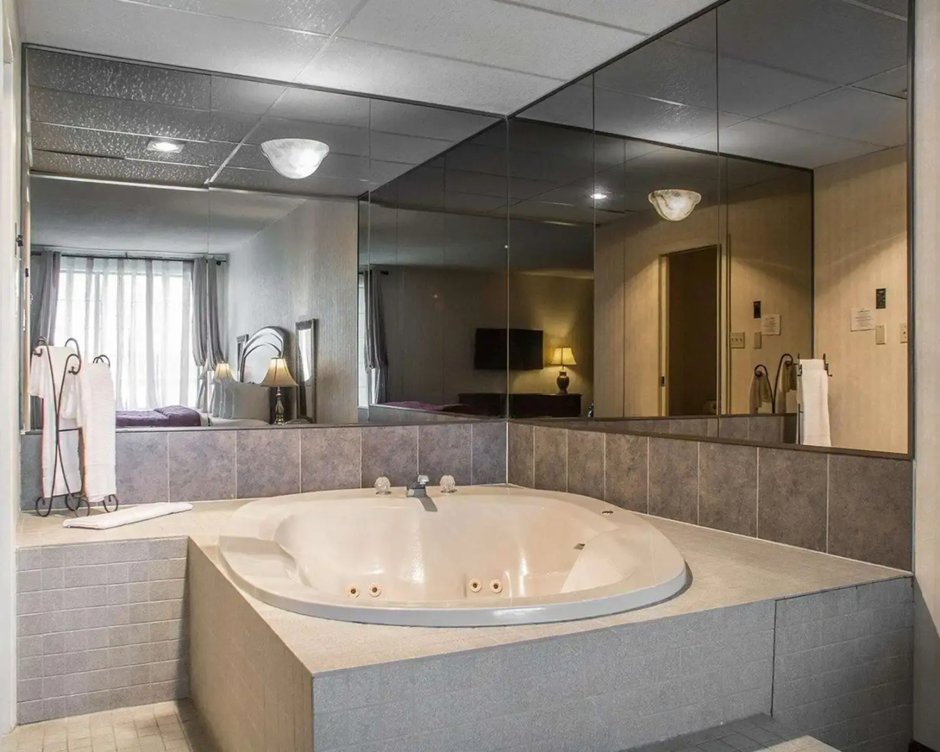 Quality Hotel & Suites