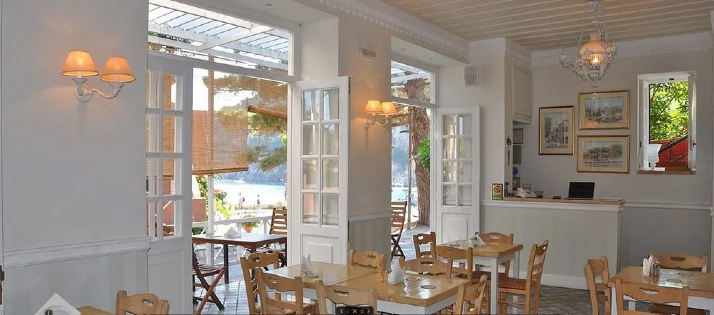 Zefiros Traditional Hotel