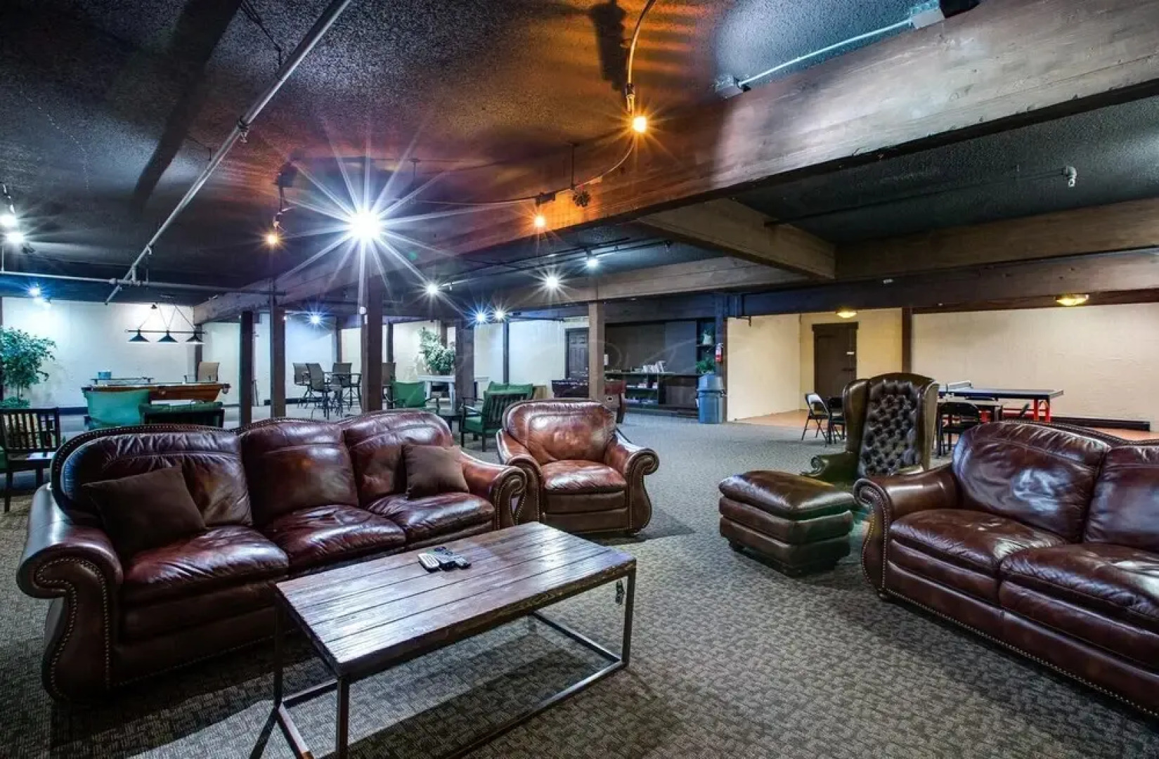 56sll - Fireplace - Inexpensive - Kitchenette - Sleeps 4 1 Bedroom Condo by Redawning