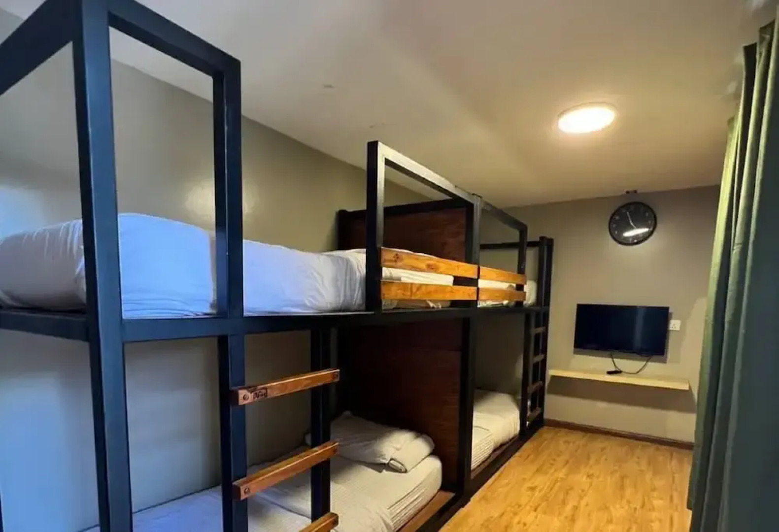 Petak Padin Cottage by The Pool