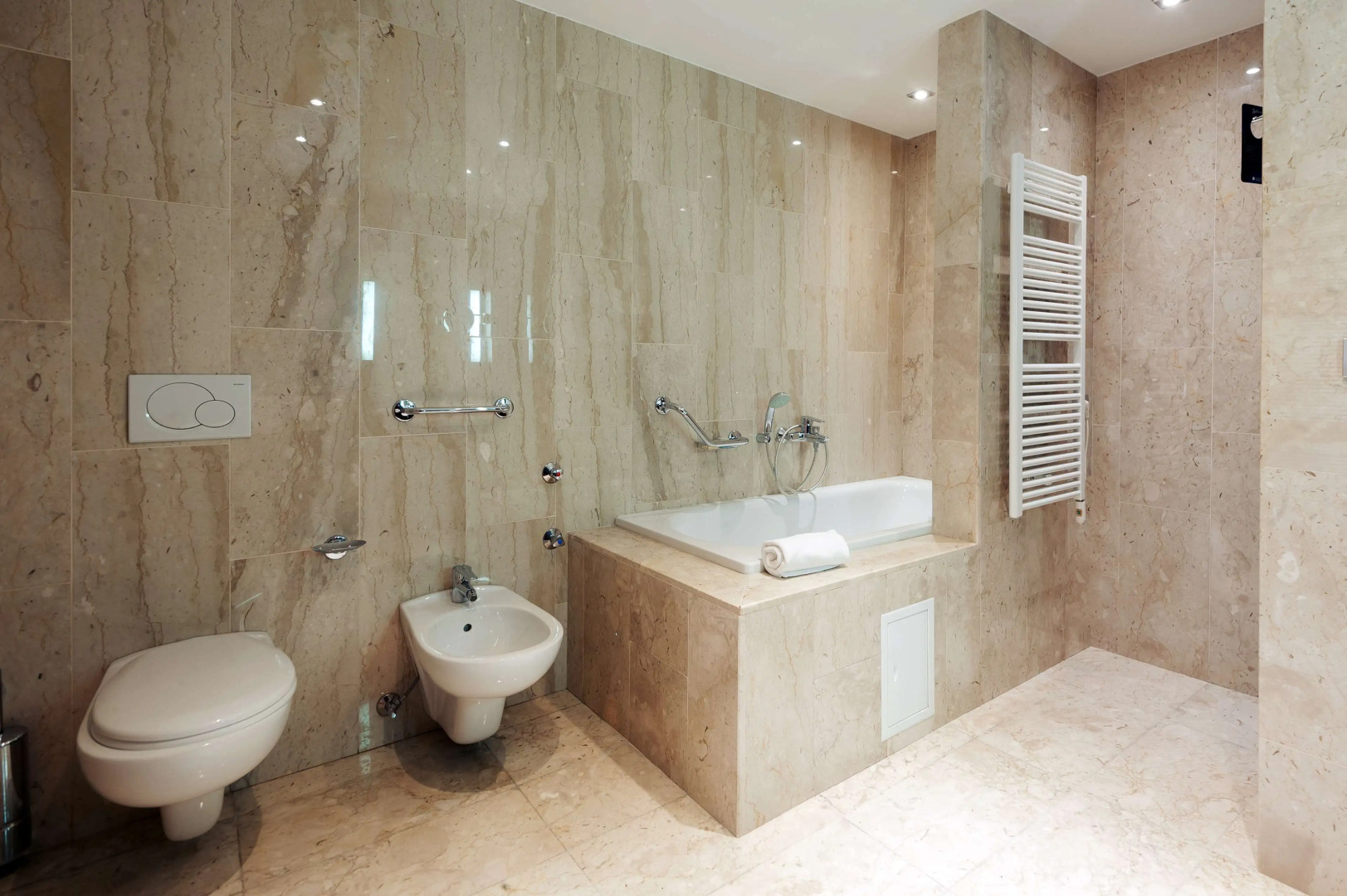 Radisson Hotel, Астана