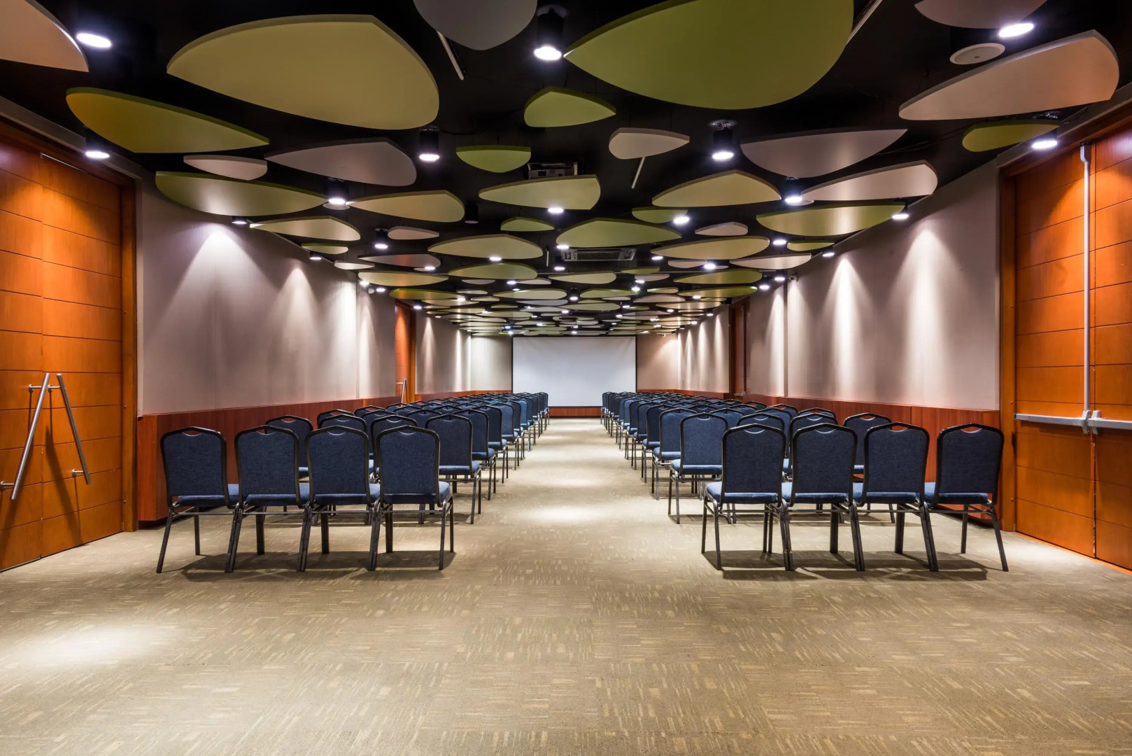 Cosmos 100 Hotel & Centro de Convenciones