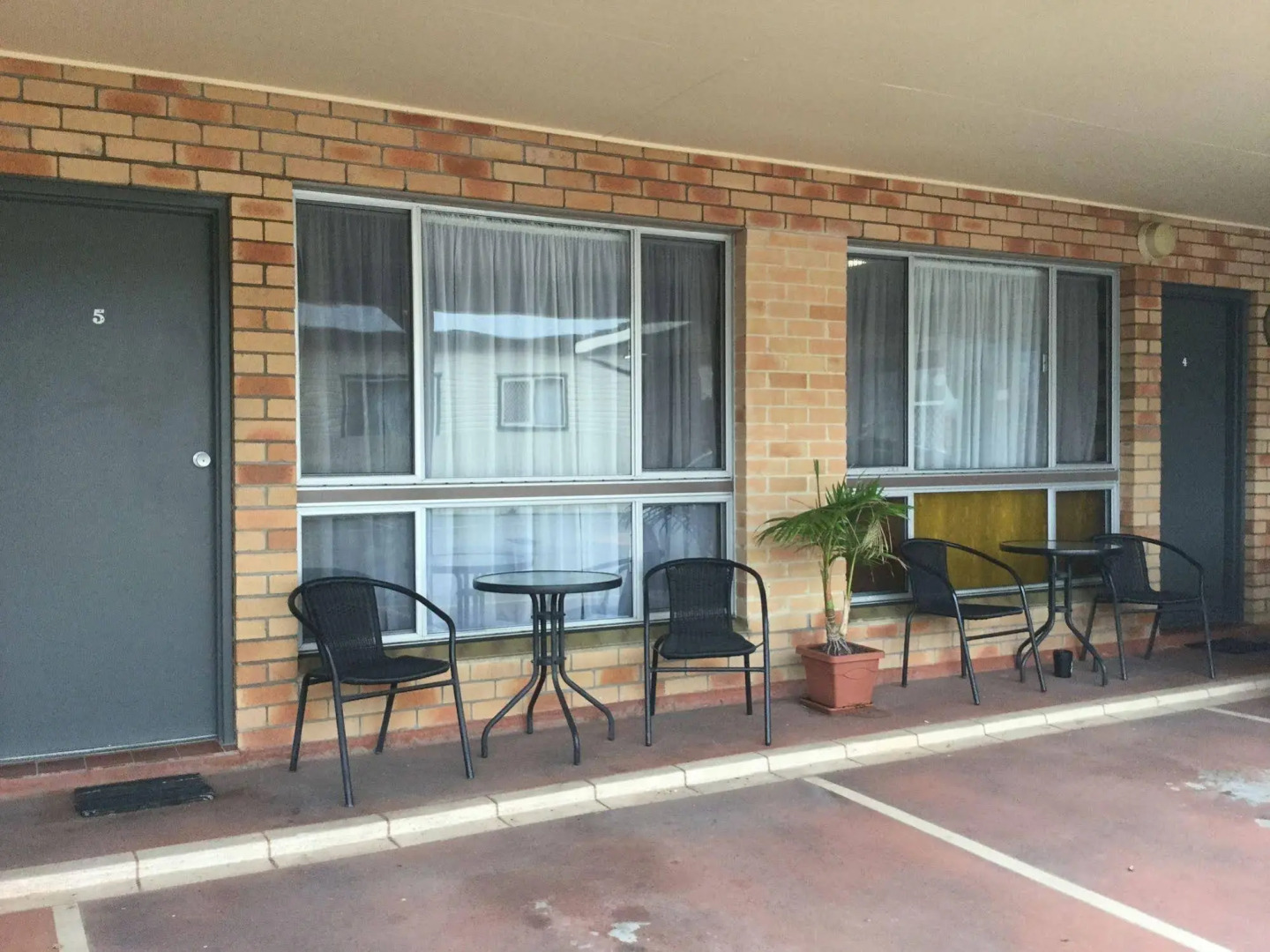 Squatters Homestead Motel