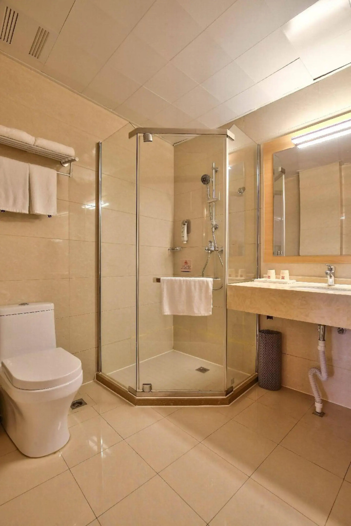 Ibis Ningbo Tianyi Square