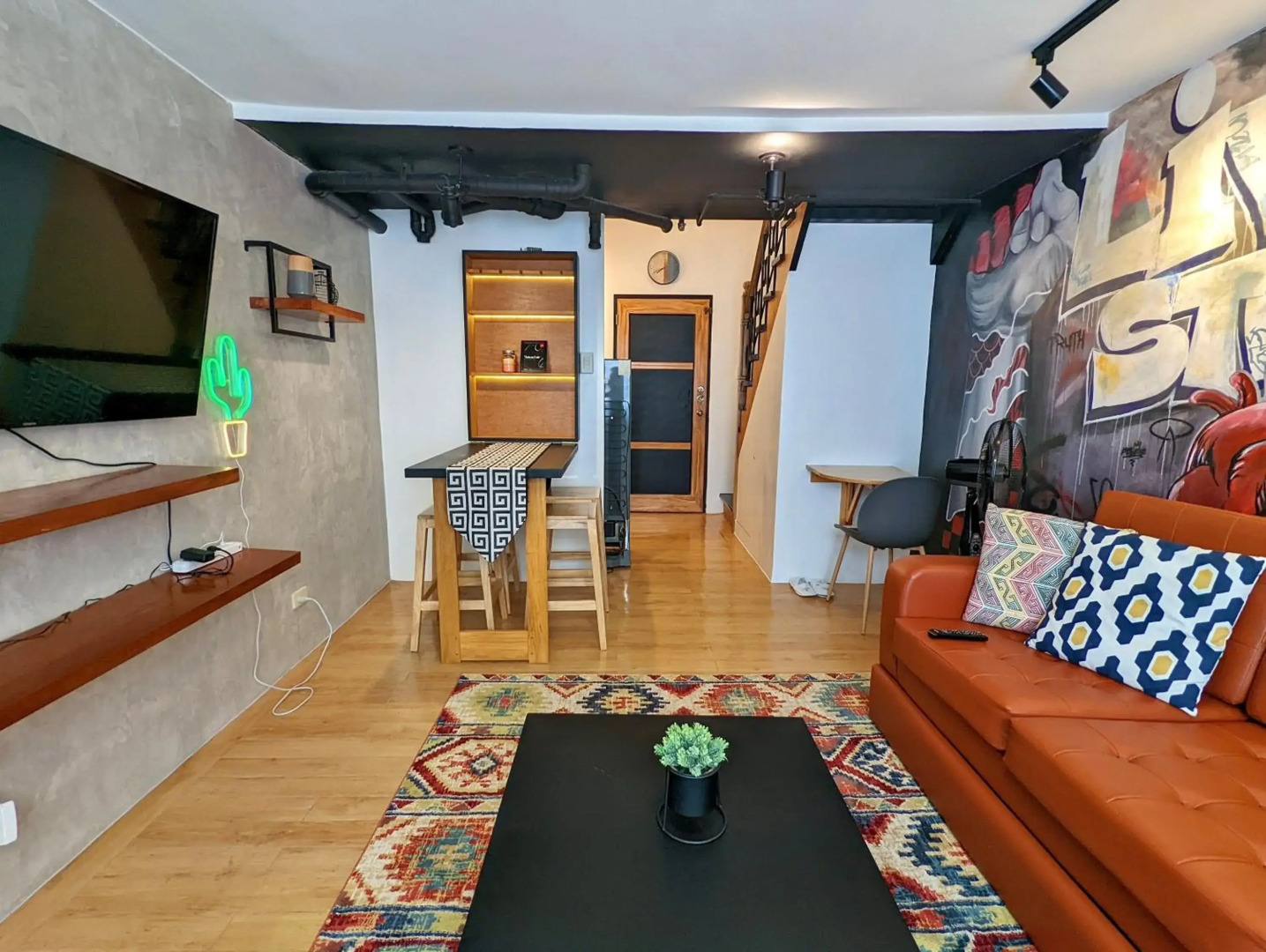 1BR Artist Loft Cambridge Cainta Pasig Fast Wifi