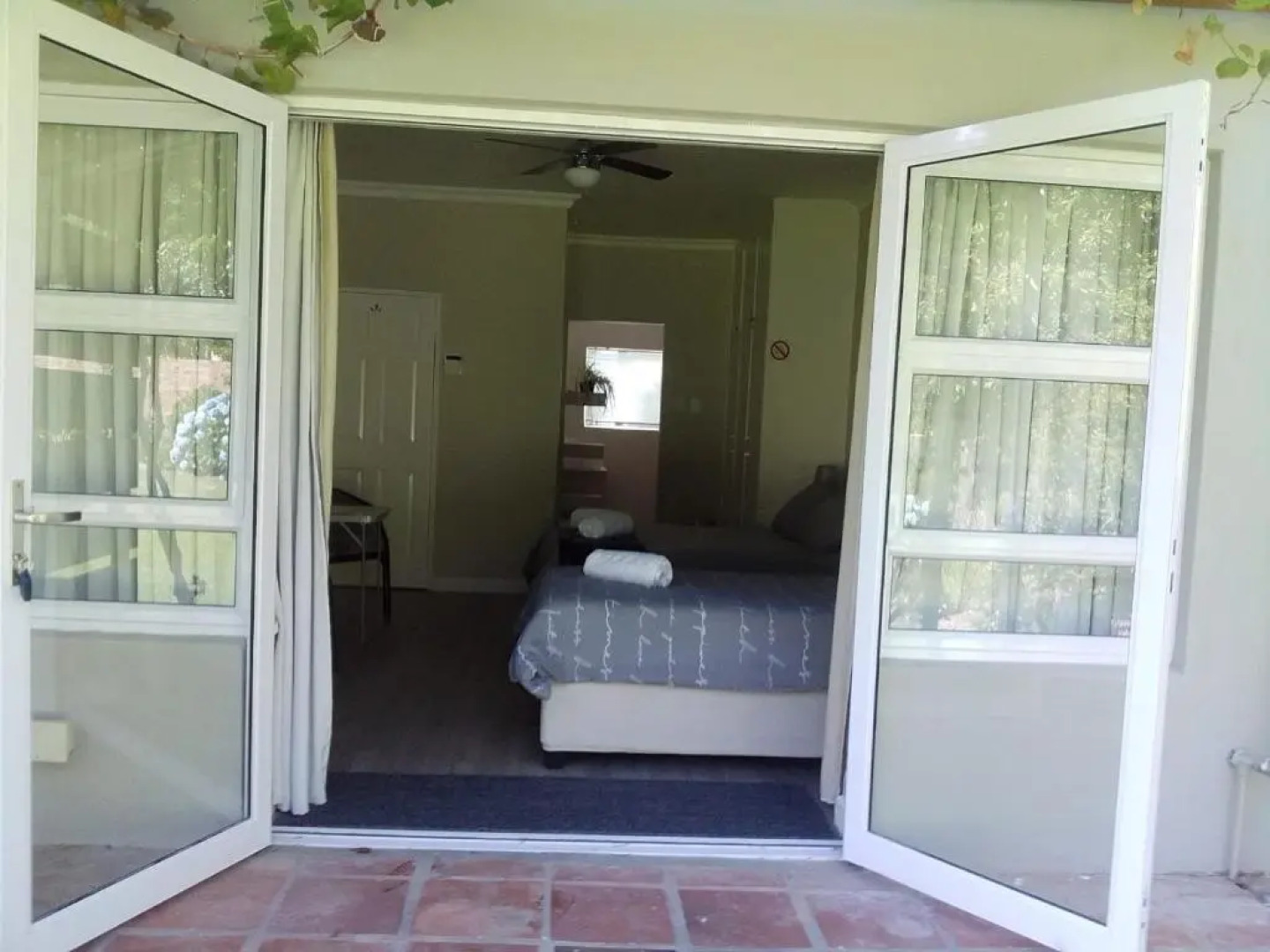 Dennecres 4 Guest House