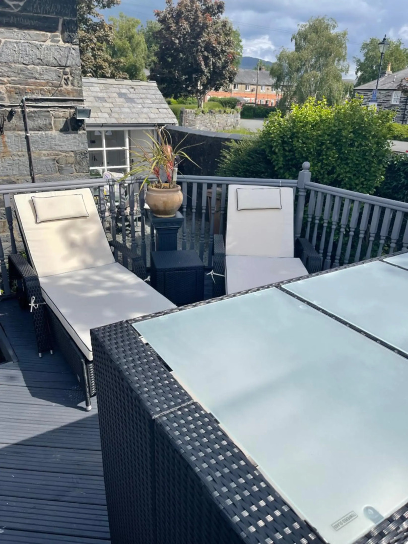 2 bed Harbourside apartment porthmadog