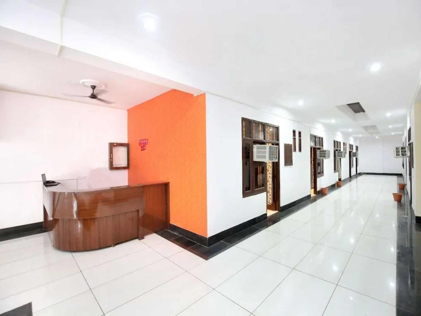 OYO 14823 Skyheights