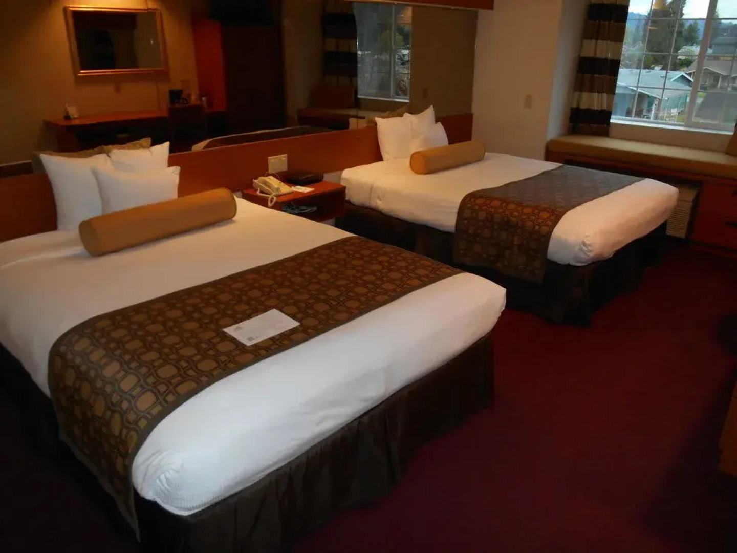 GuestHouse Inn & Suites Sutherlin