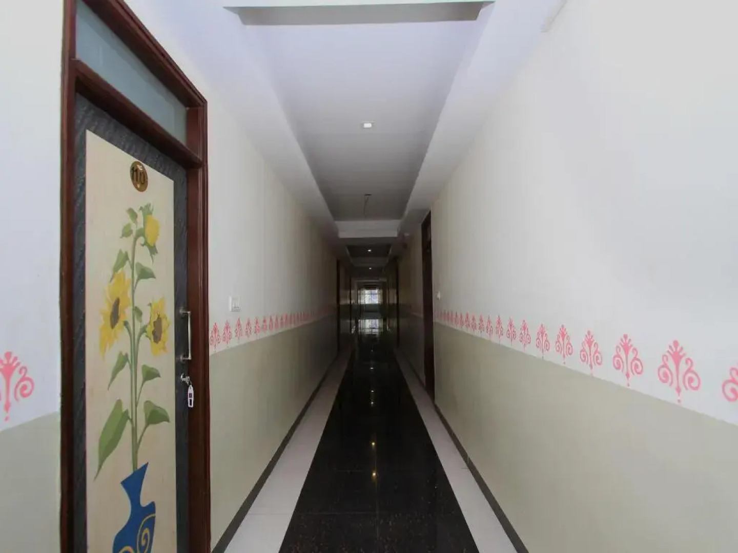 Sri Sai Residency  By OYO Rooms
