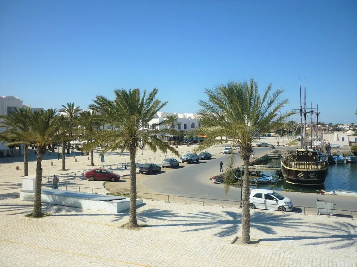 Cosy Apartment With one Room in Houmt Souk ,with Wonderful sea View, F