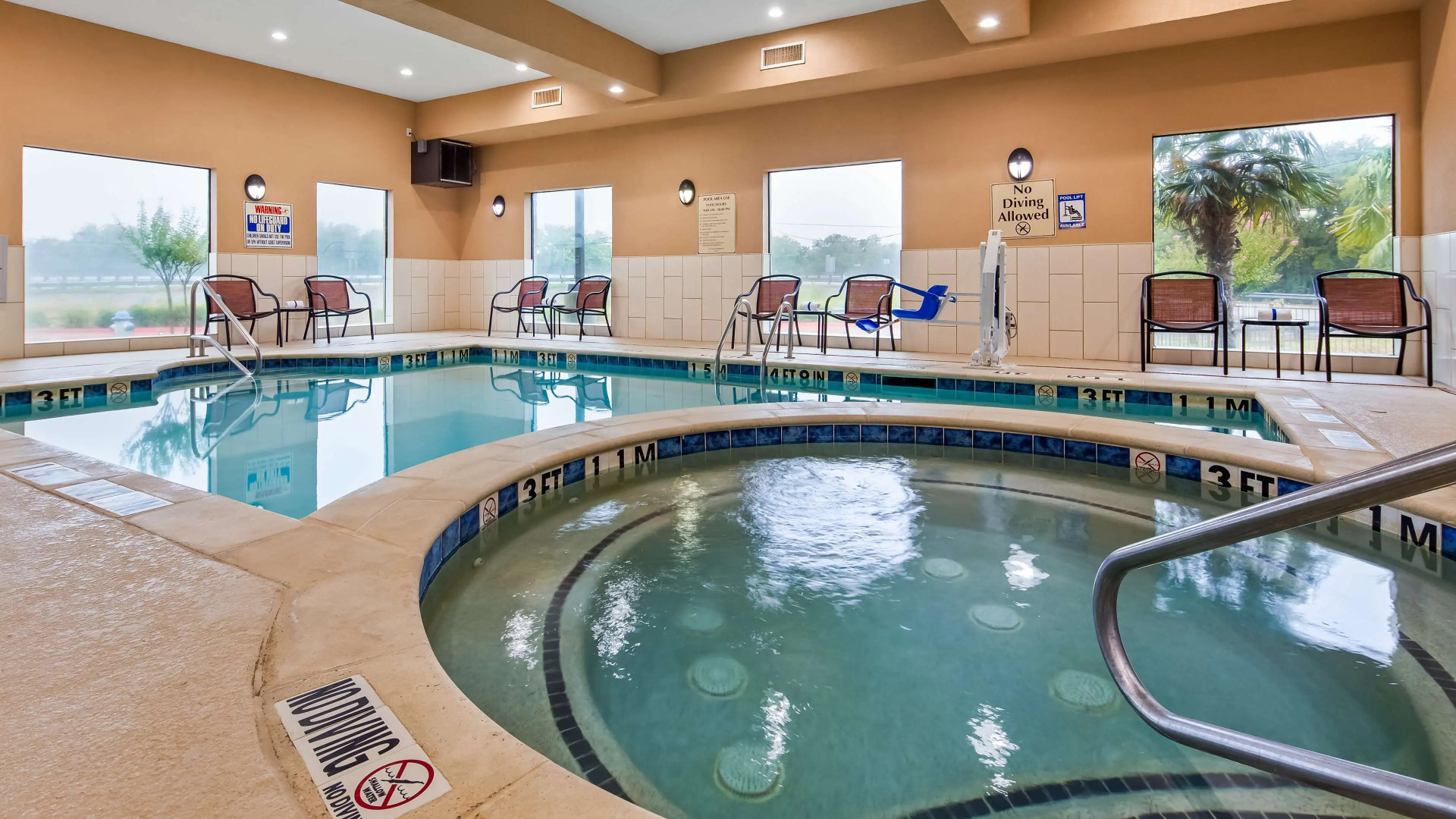 Best Western Plus Burleson Inn & Suites