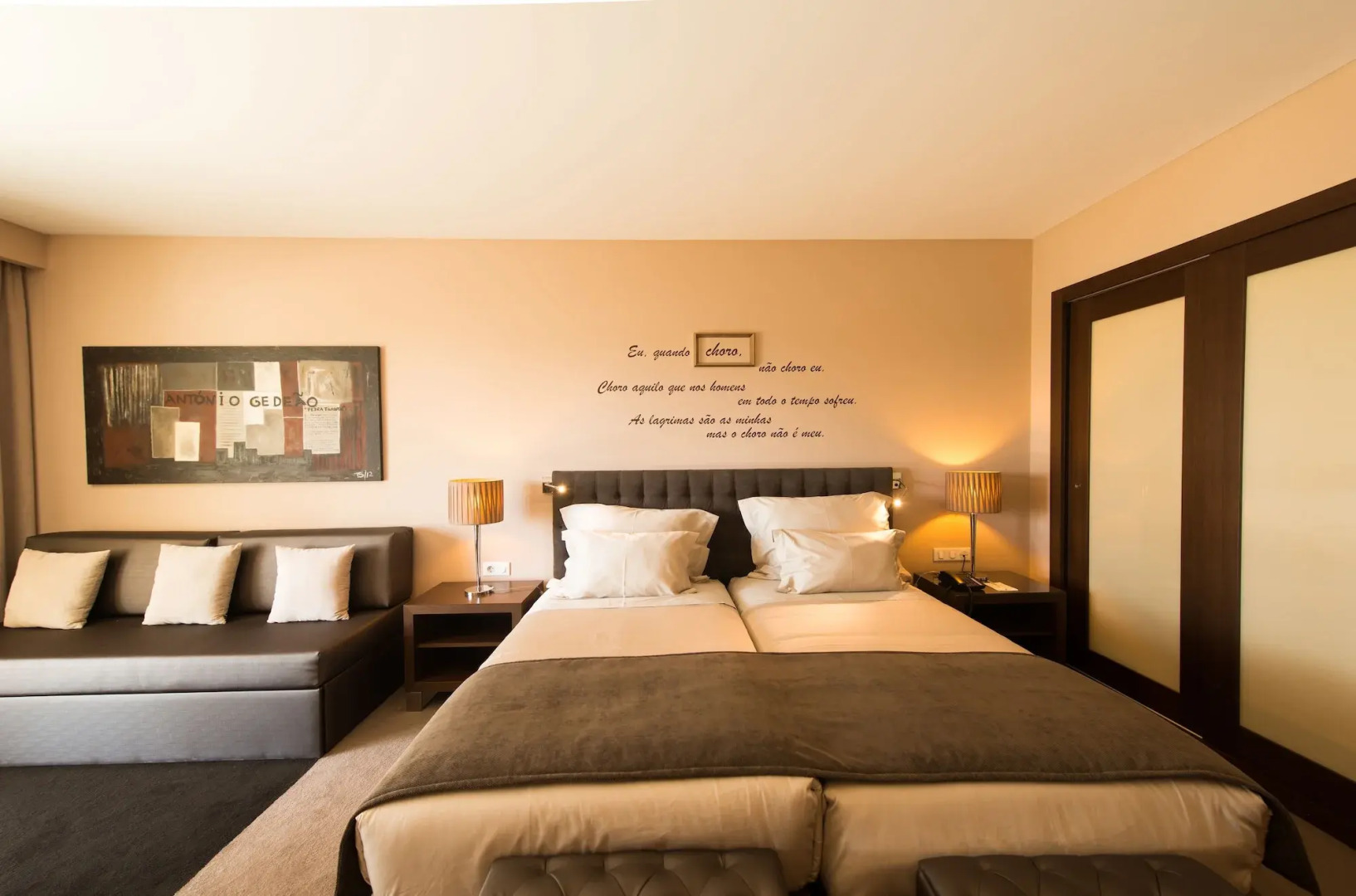 Отель Vila Gale Collection Palacio dos Arcos