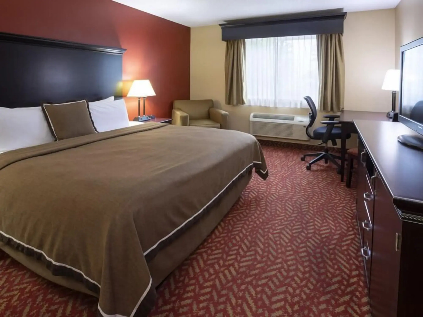 GrandStay Hotel & Suites