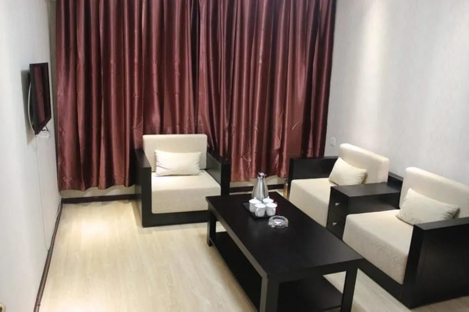 Heluo Sunshine Culture Theme Hotel