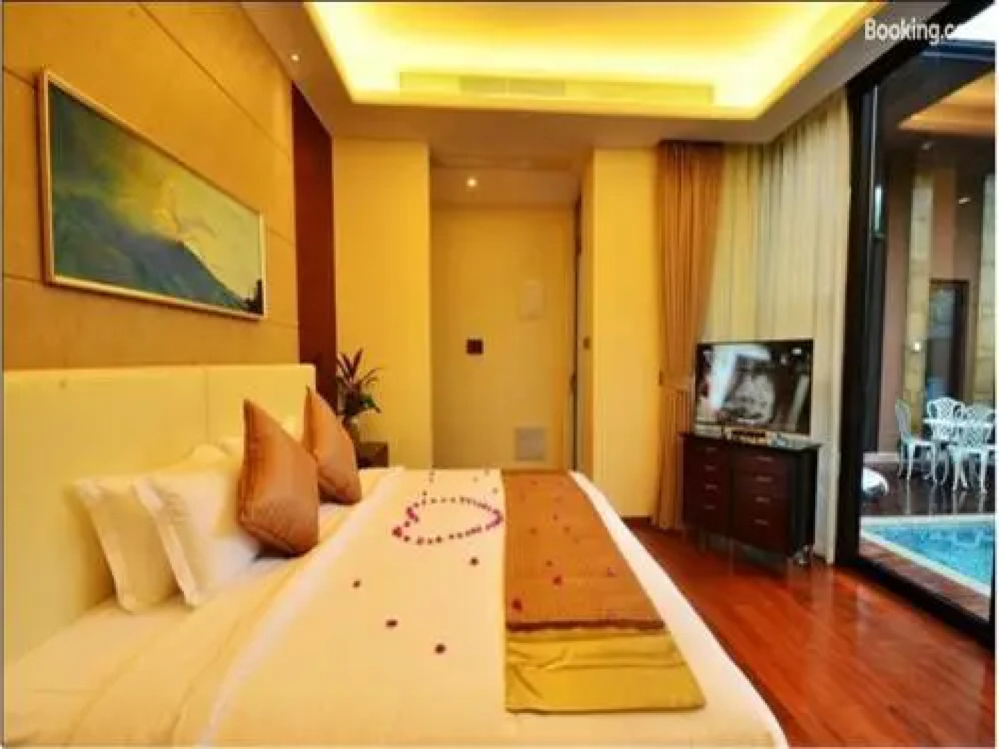 Rainbow Apartment And Villa