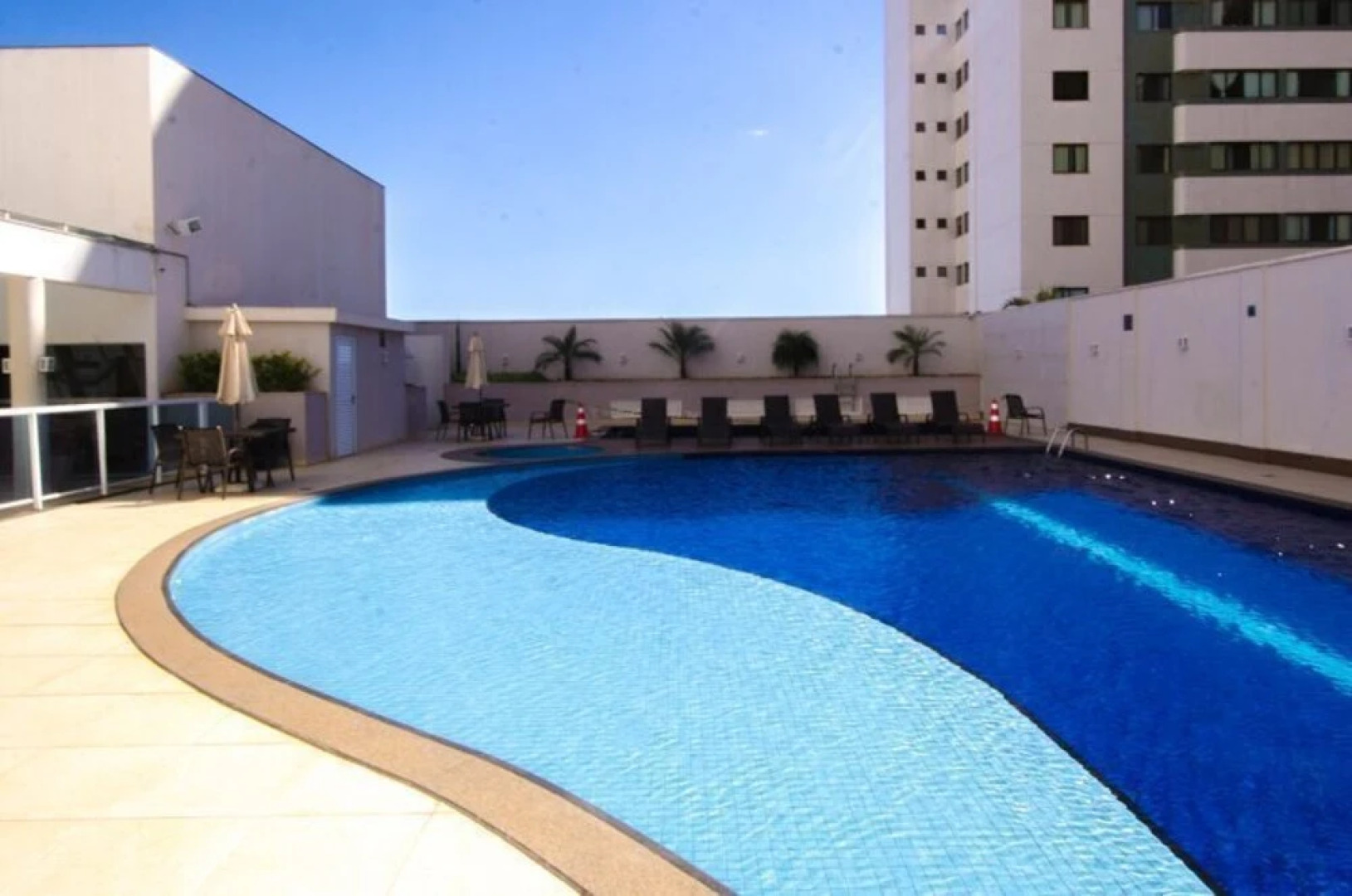 AV110 Completo e perto do metro