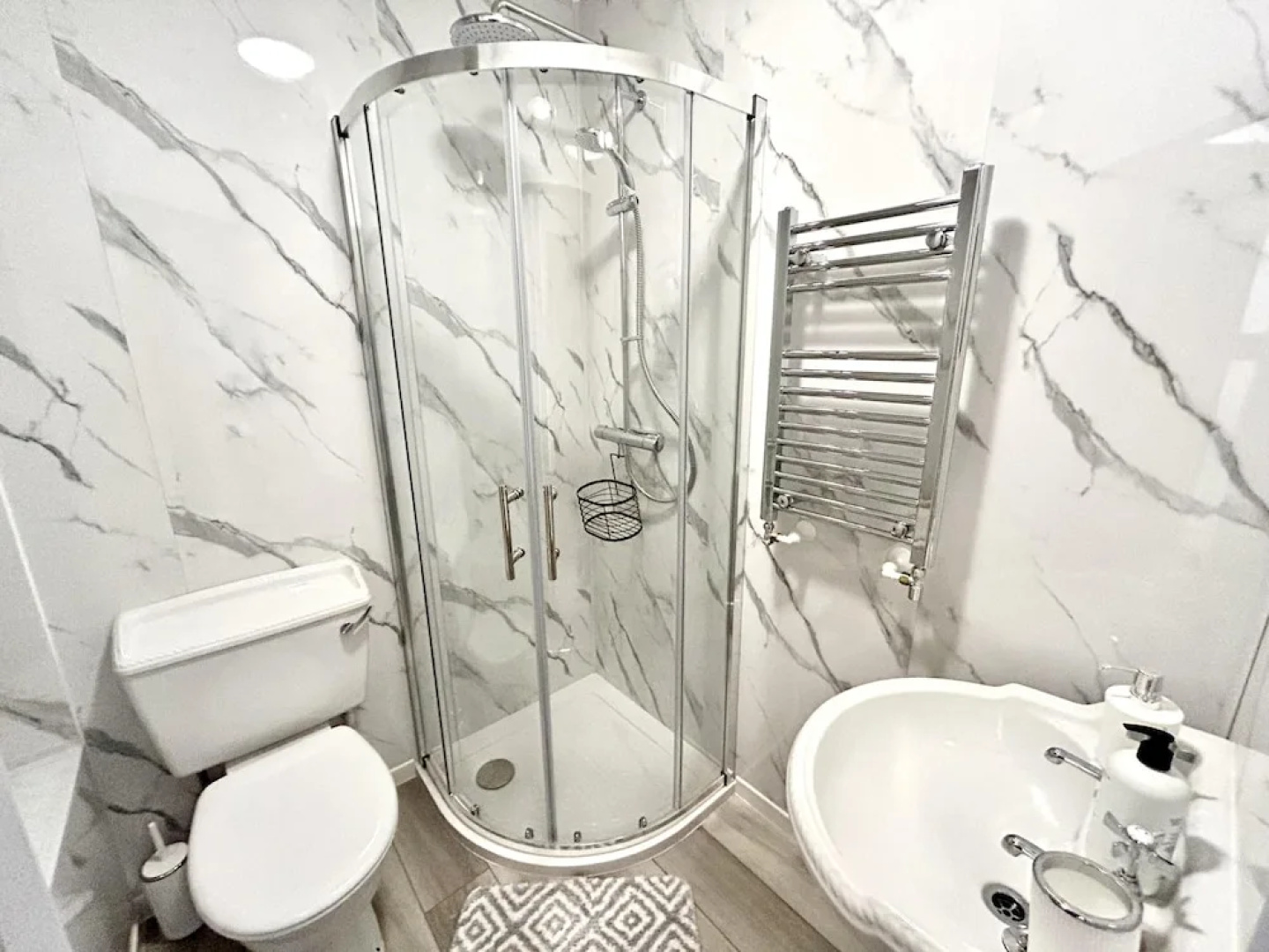6 Guests - 3 Bed House in Chester-le-street