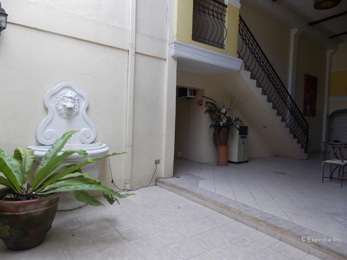 The Suites at Calle Nueva