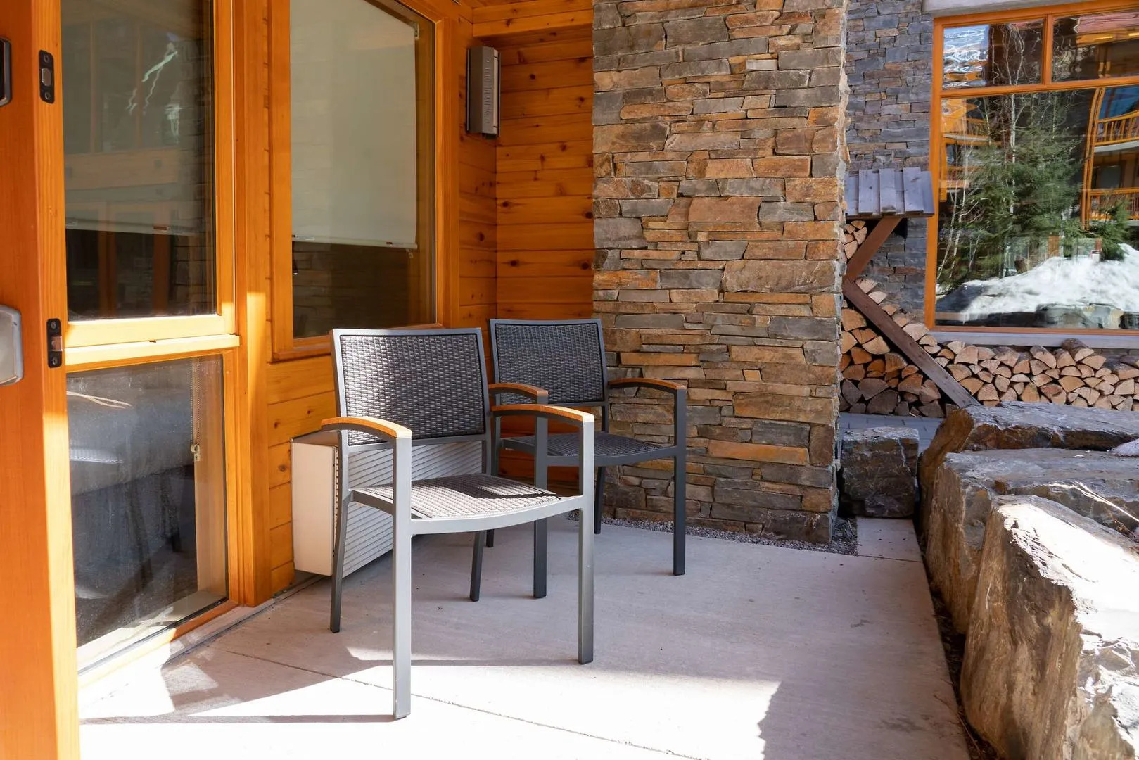 Moose Hotel And Suites