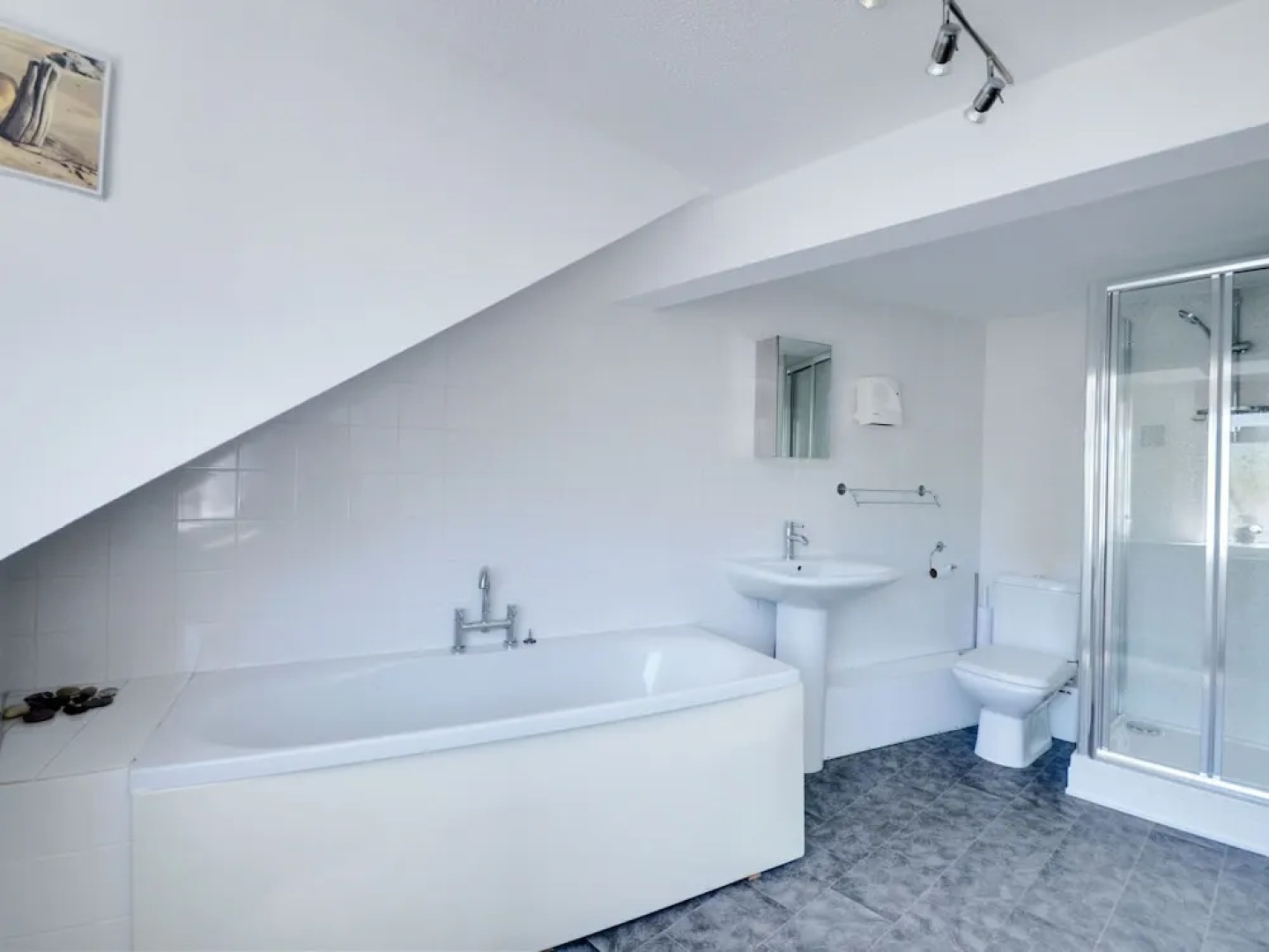 Spacious 2-Story Apartment in a Central Location near Sea