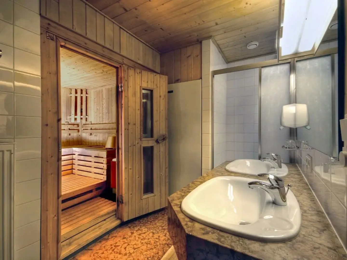 Luxurious Apartment with Swimming Pool in Matrei