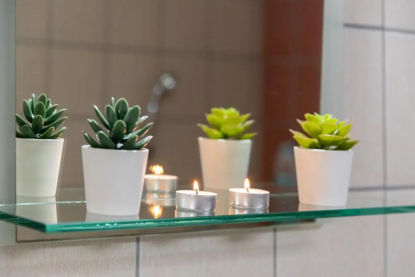 Rose's House (Near Airport)