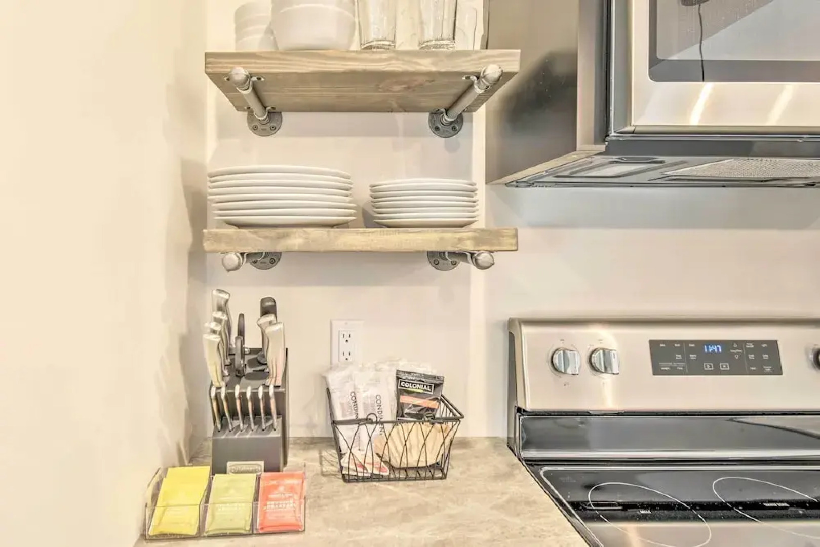 Elkhart Lake Townhome - 3 Mi to Road America!