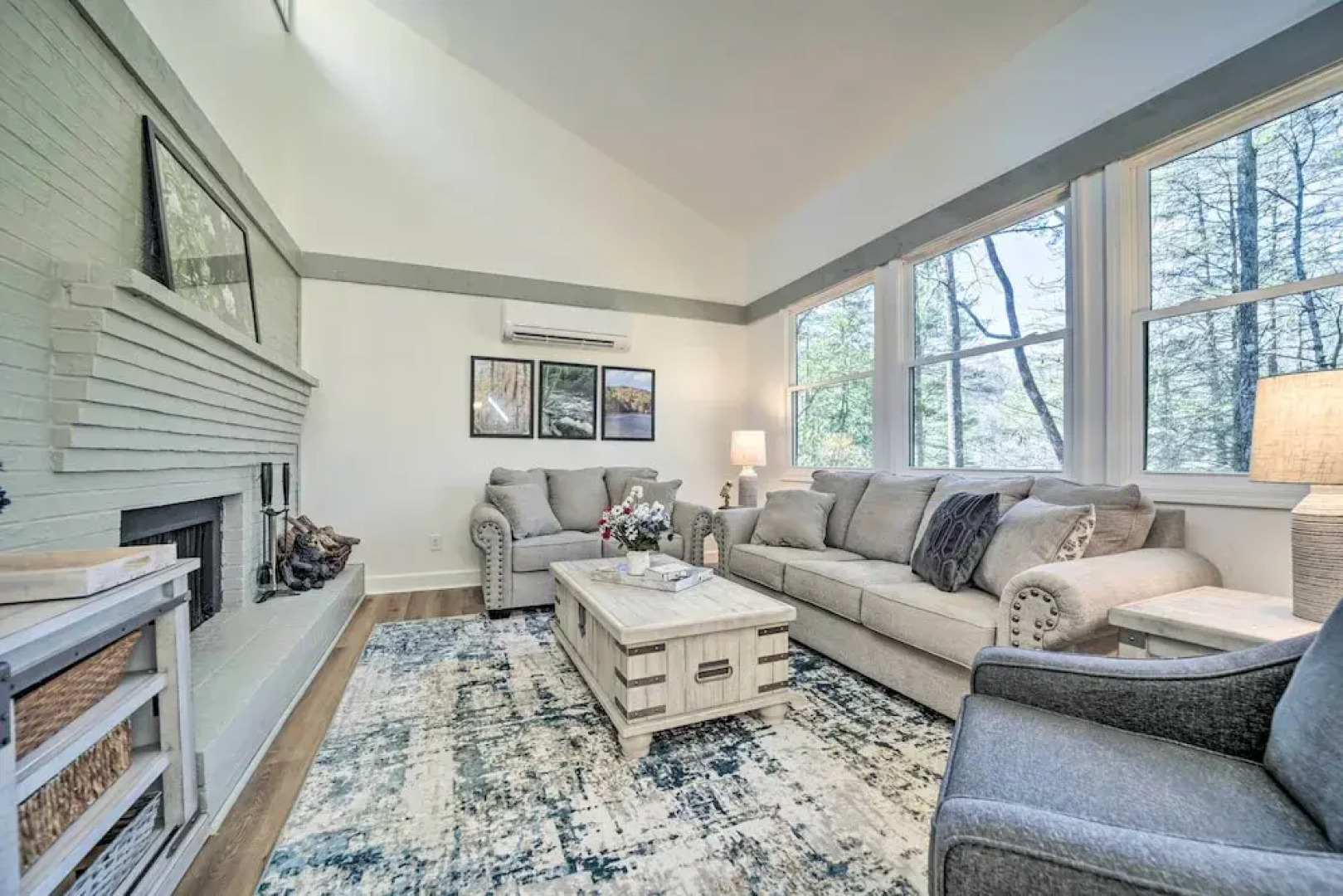 Sapphire Home w/ Grill & Pool Access