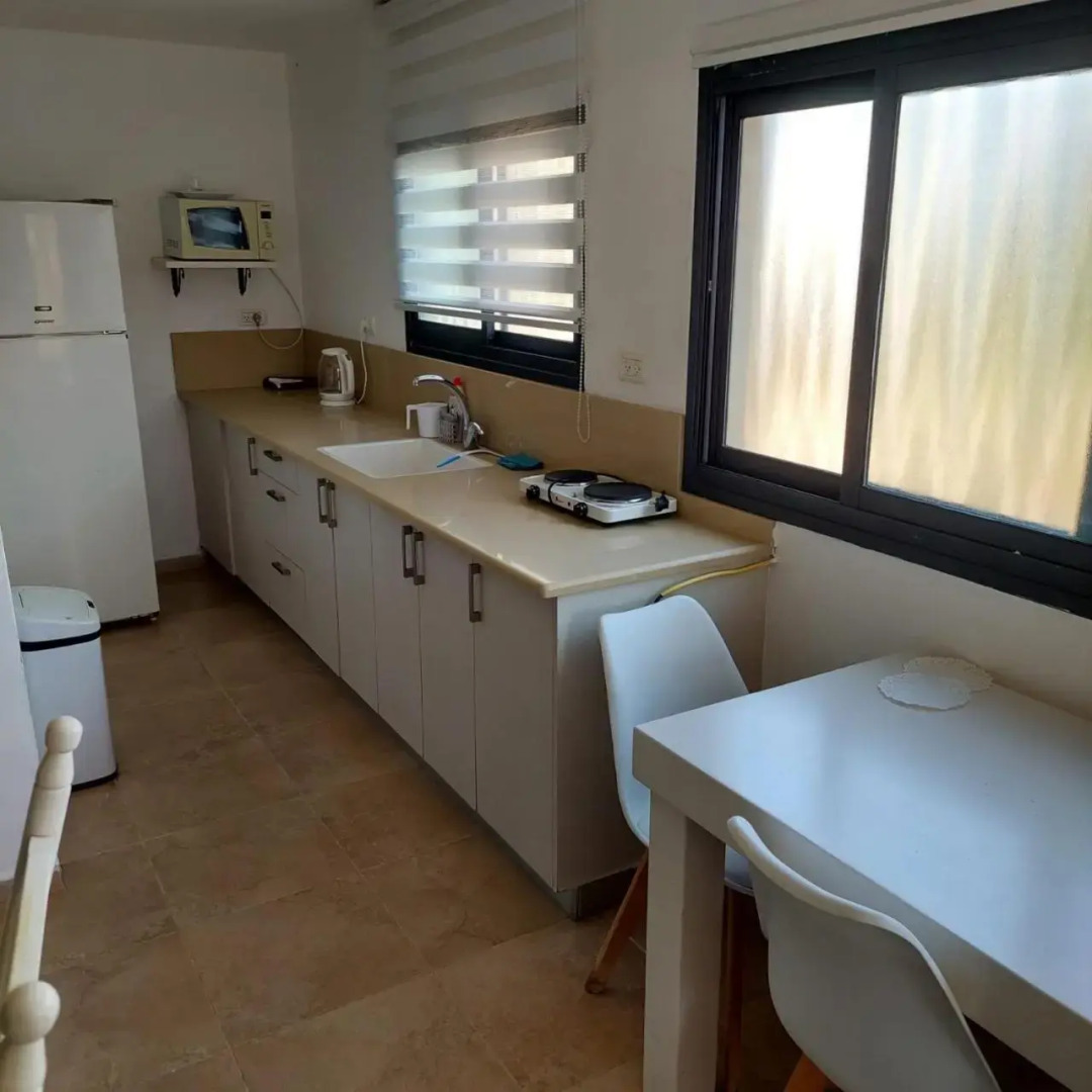 יחידת אירוח מקסימה עם גינה בהרי נפתלי