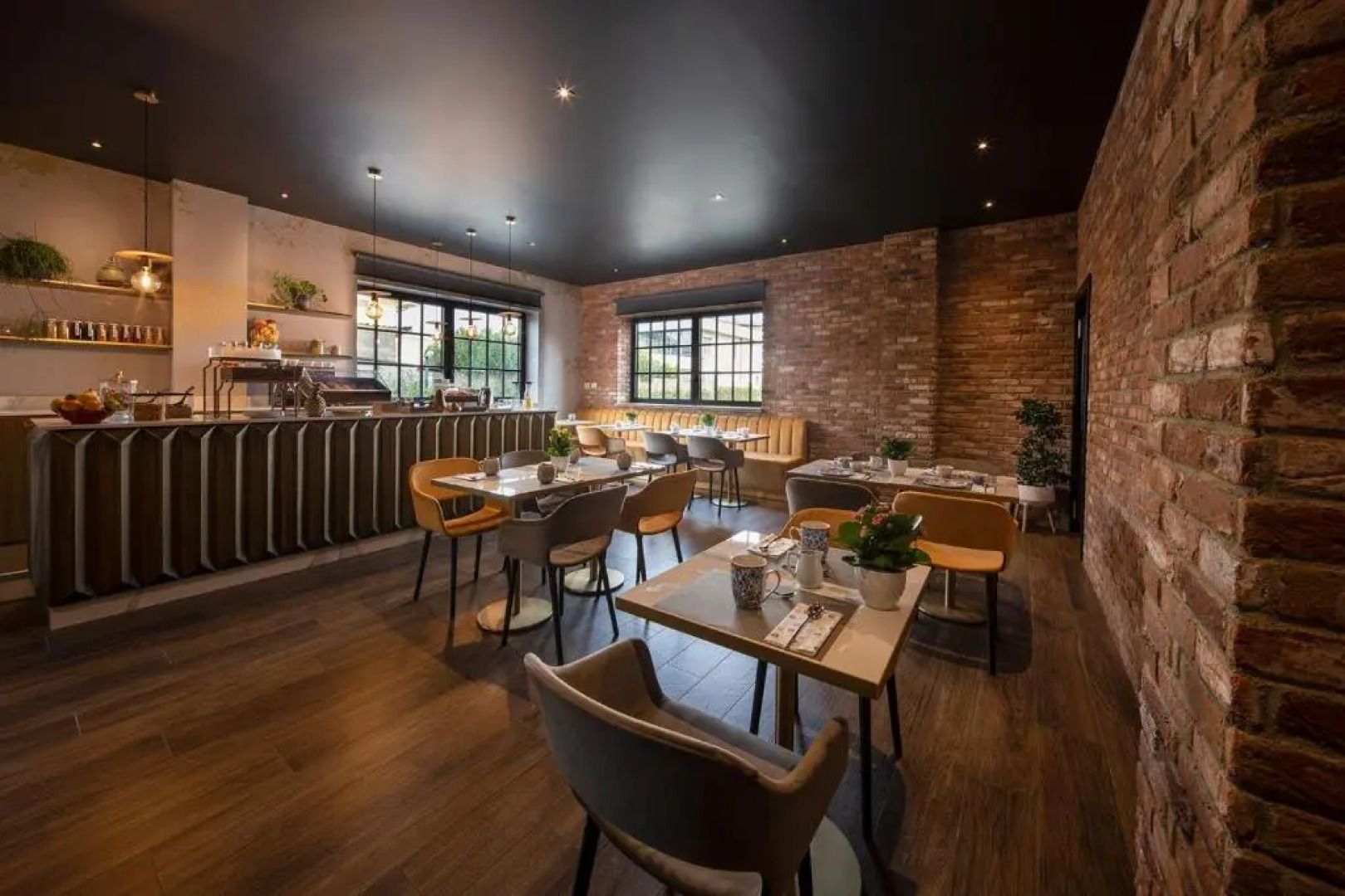 OPHELIA Lounge Restaurant Hotel