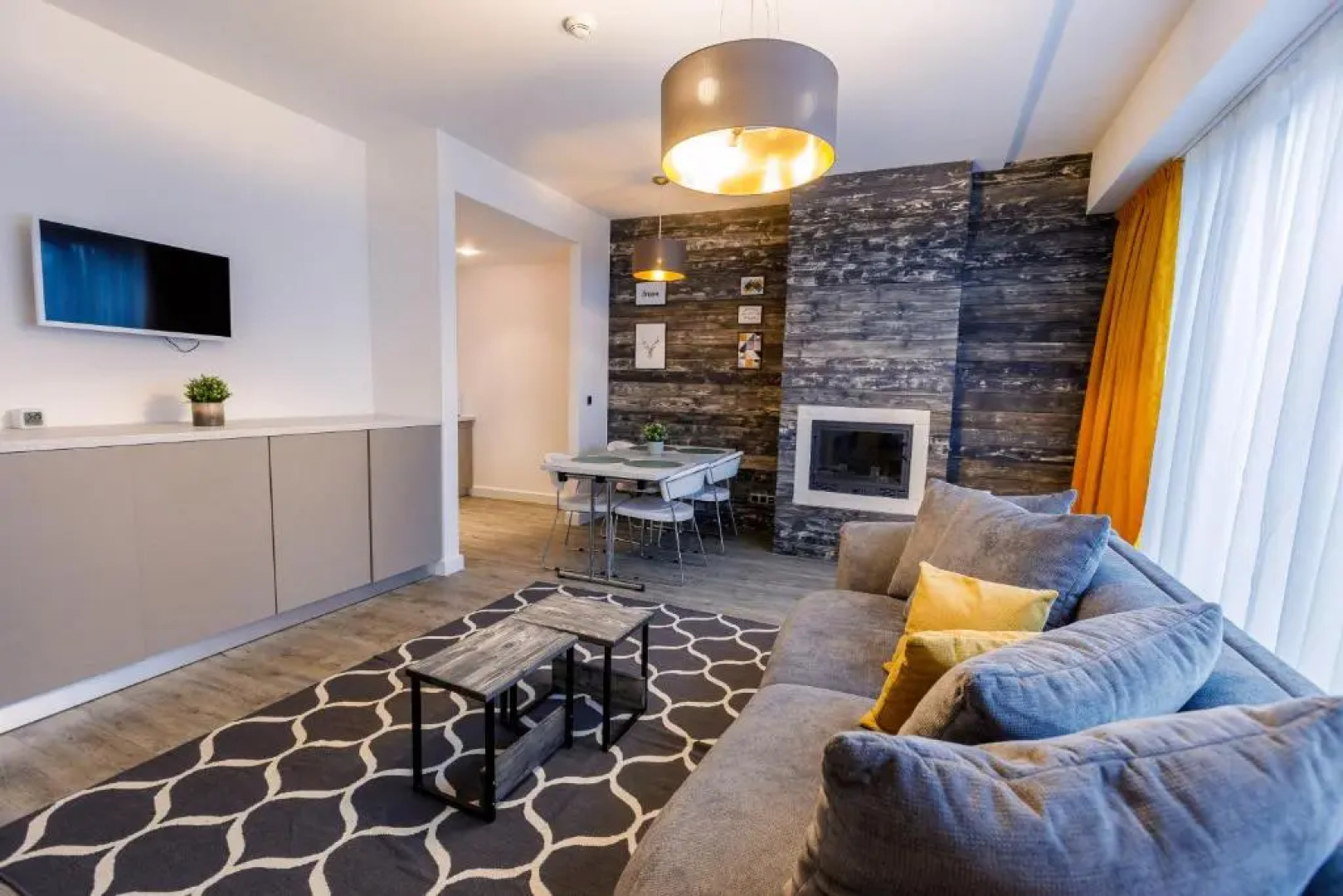 Pine Woods Studio D113 in Silver Mountain