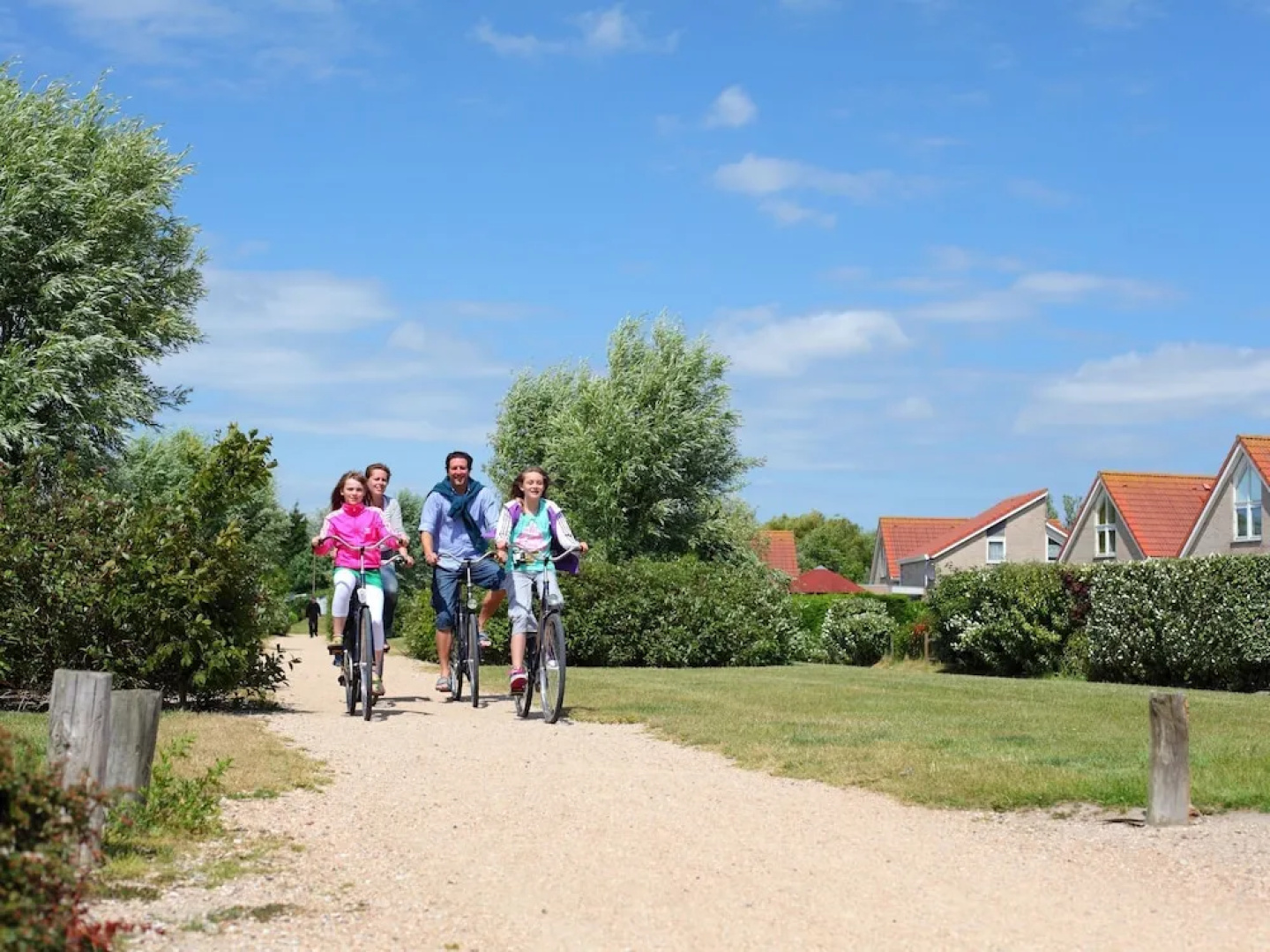 Detached, Well-Kept Holiday Home with Wifi, Beach at 500 M