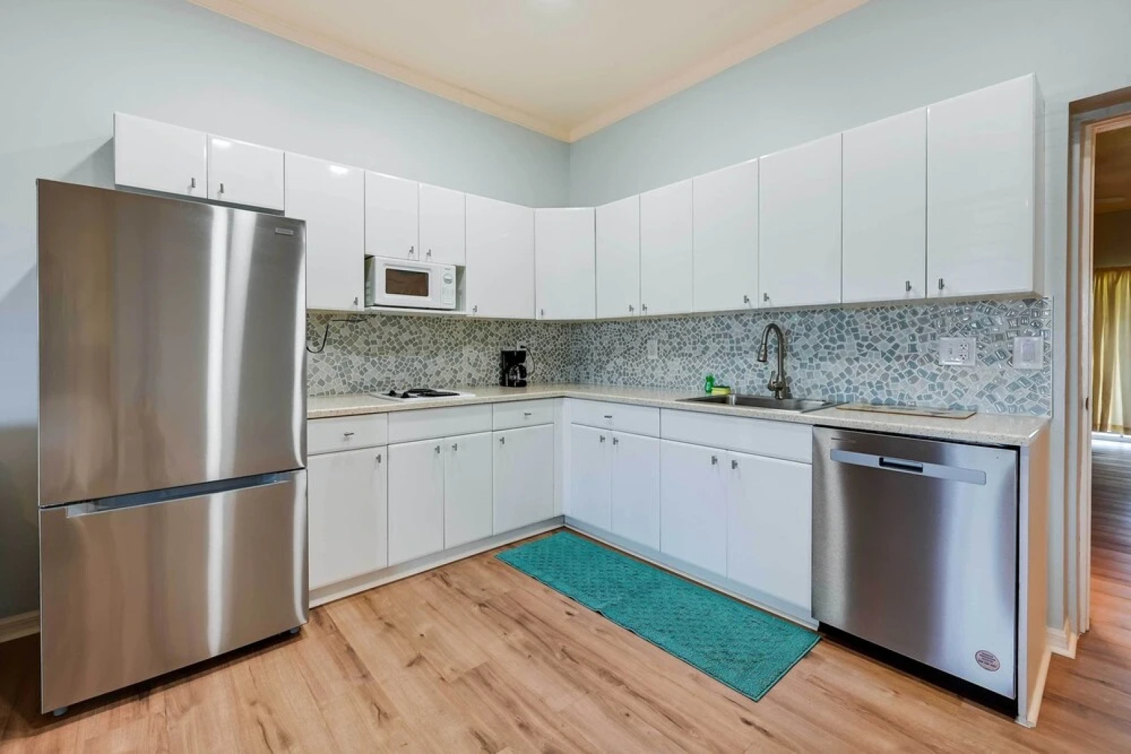 Bright Naples Vacation Rental: Close to Waterfront