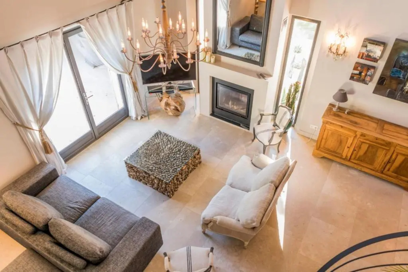 Bâtisse provençale avec piscine privée au coeur du Luberon et du village de Lourmarin, 10 personnes LS2-385 NOUVIAGE