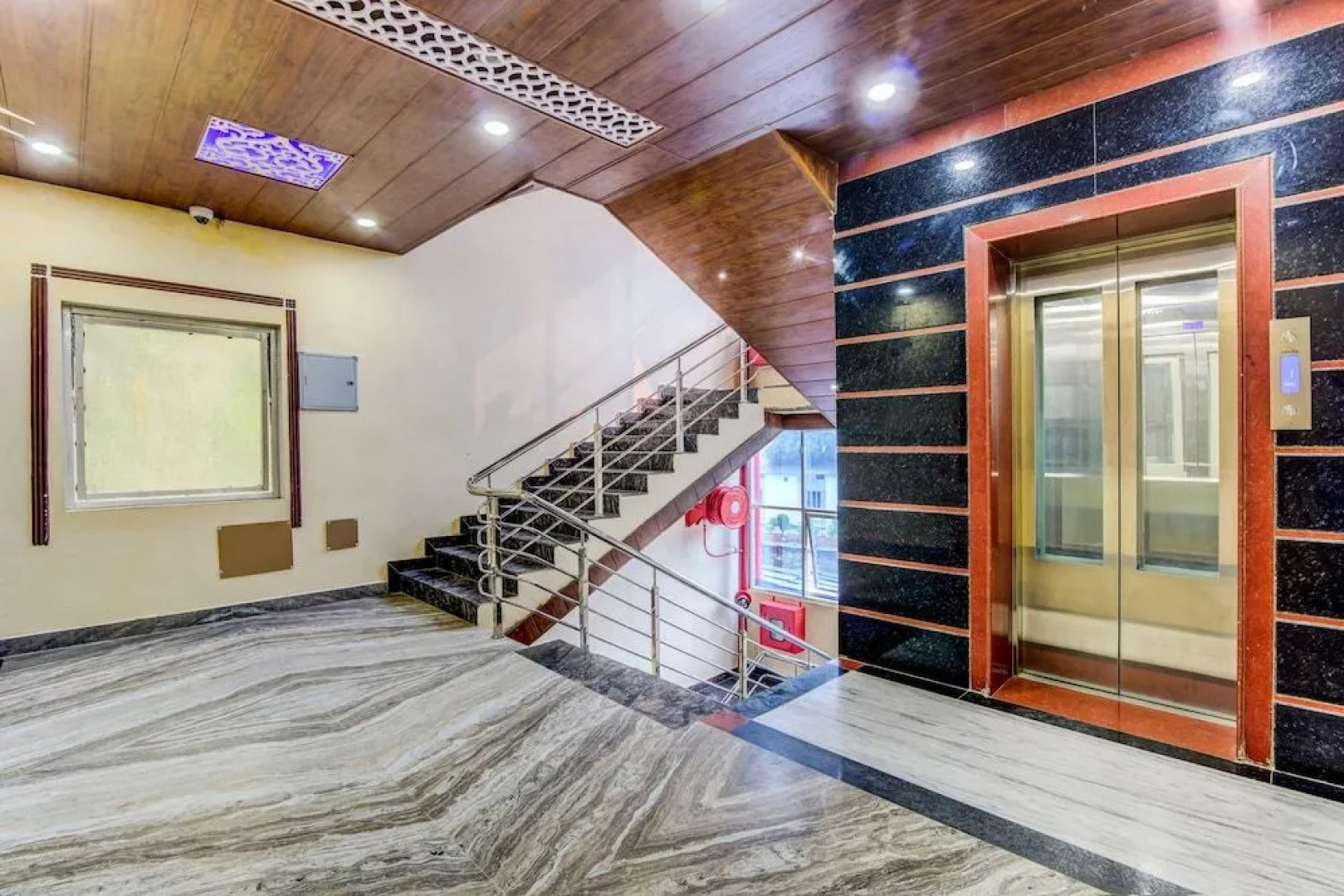 OYO 44294 Hotel Siddahanth International