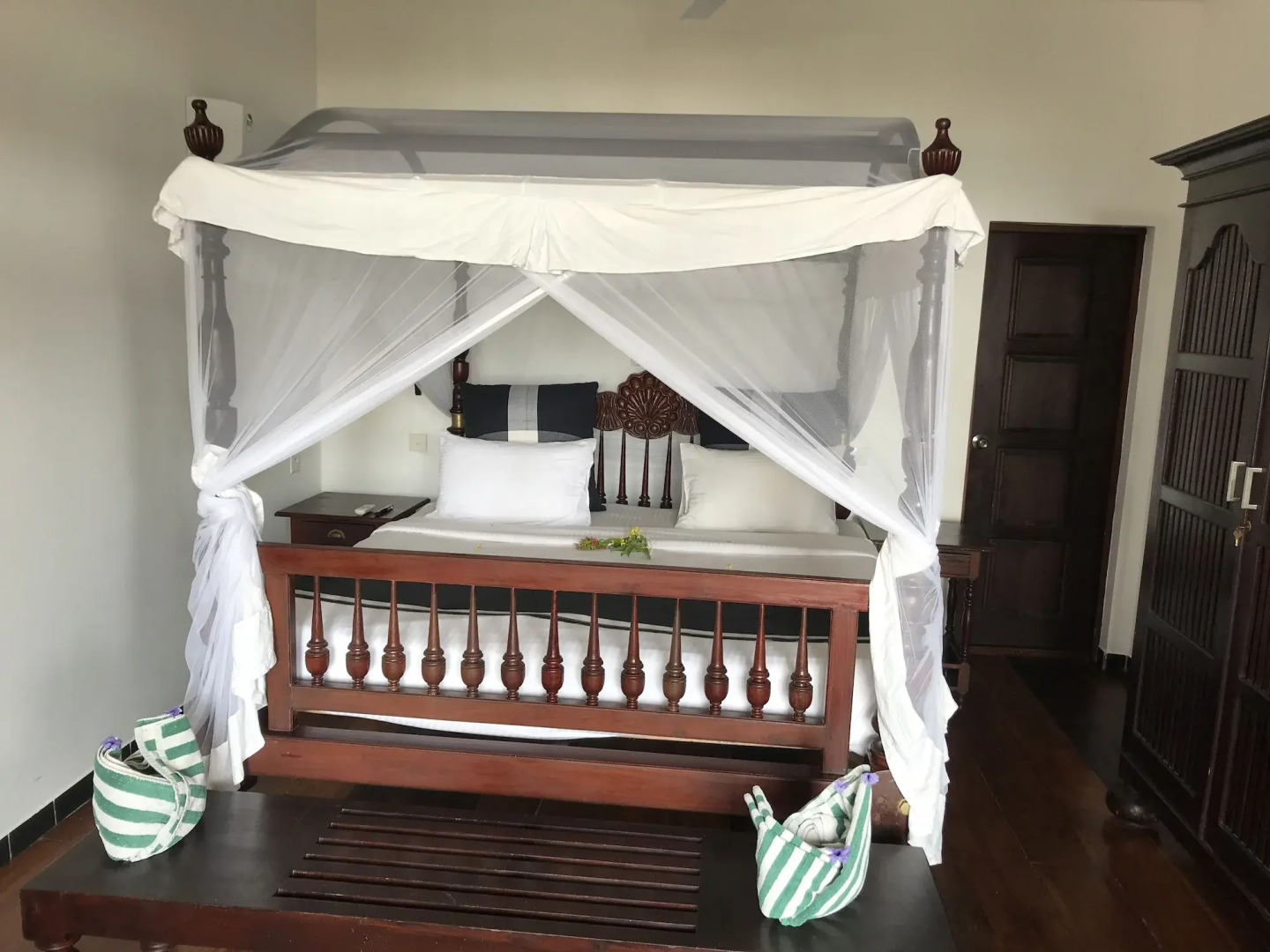 Suite Lanka