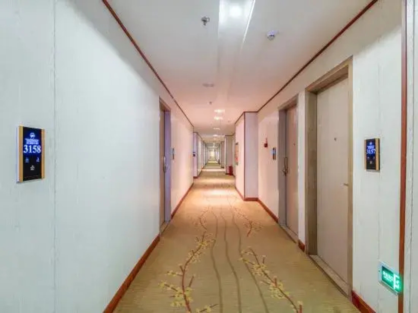 Jintan Square South Great Wall Hotel (Tongren Station Branch)