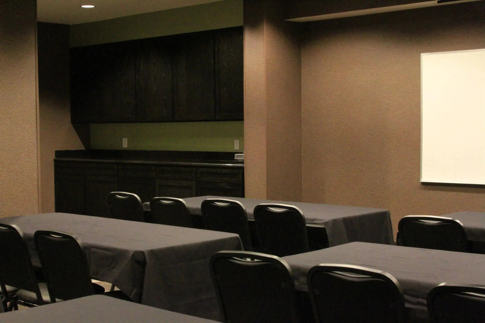 Best Western Plus Arlington North Hotel & Suites